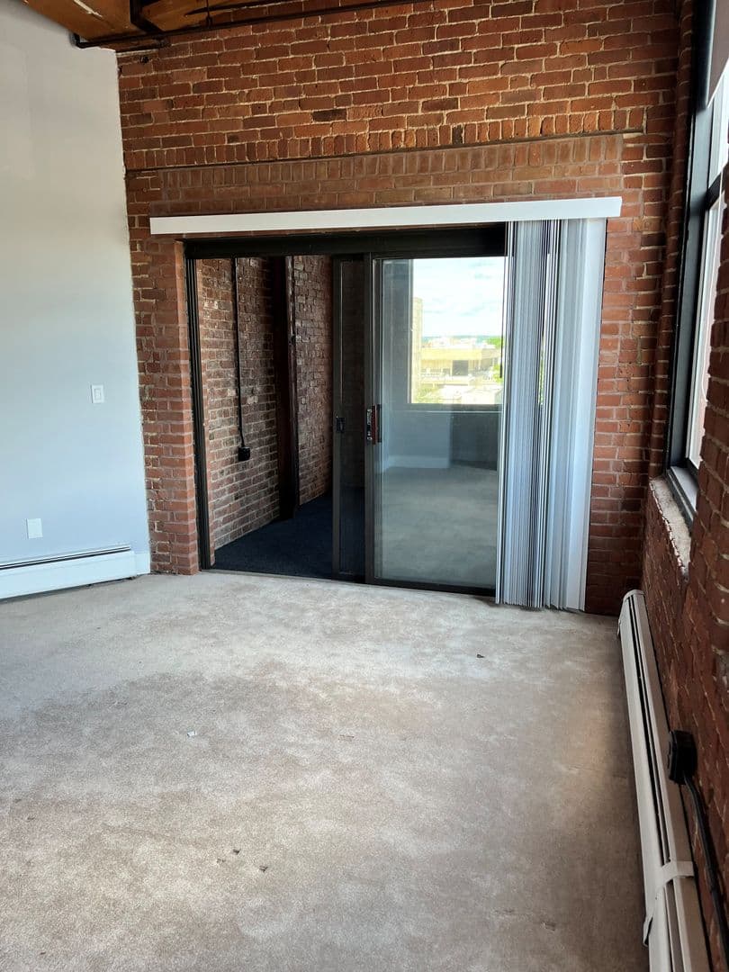 Springfield Apartment: 45 Willow Street #521