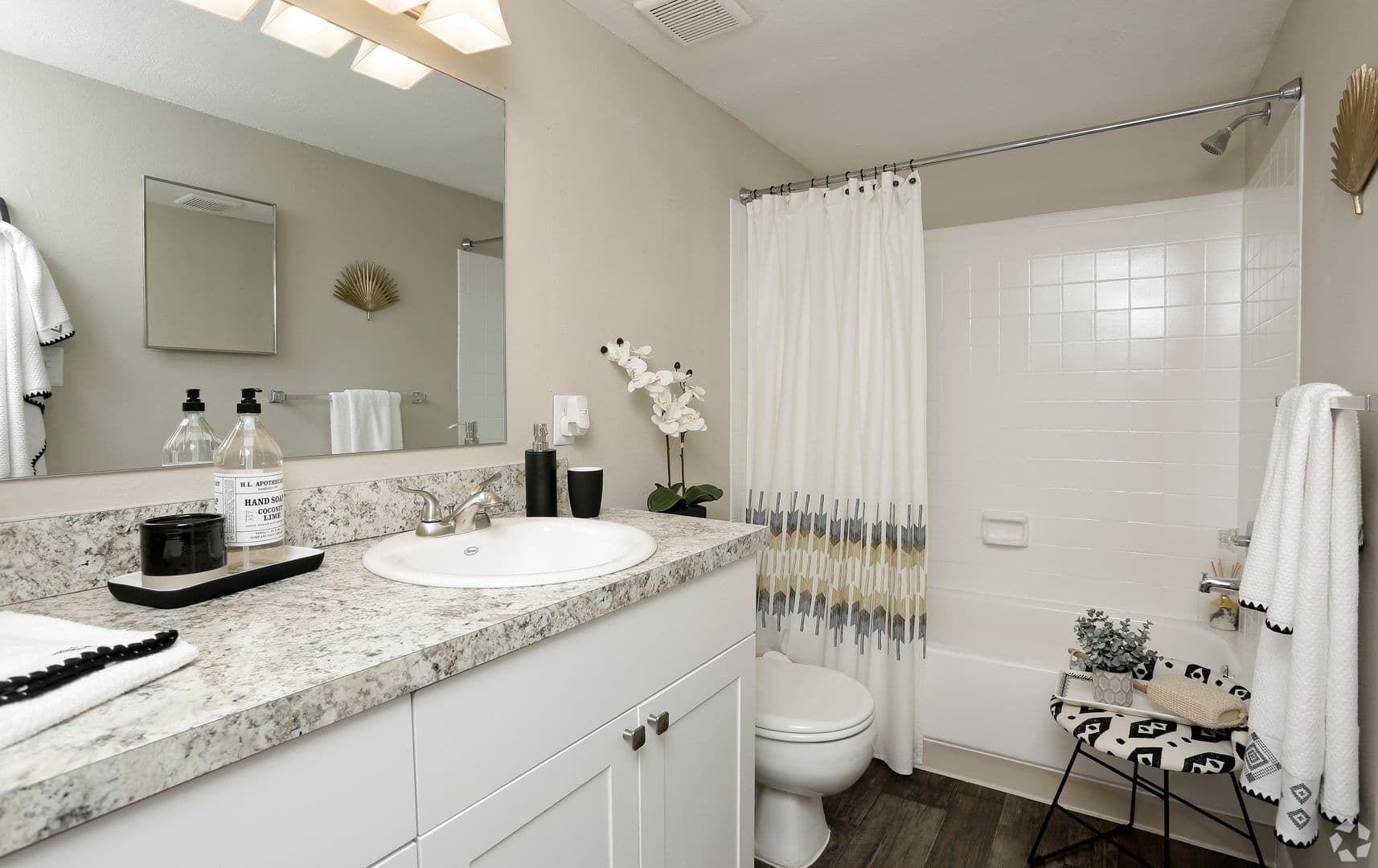 Orlando Apartment: 7325 Goldenpointe Blvd