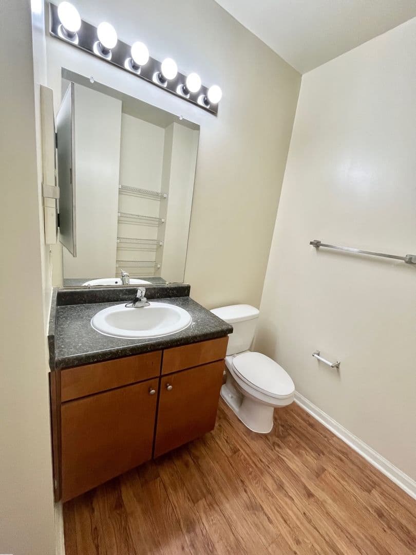 New Haven Apartment: 400 Blake St.