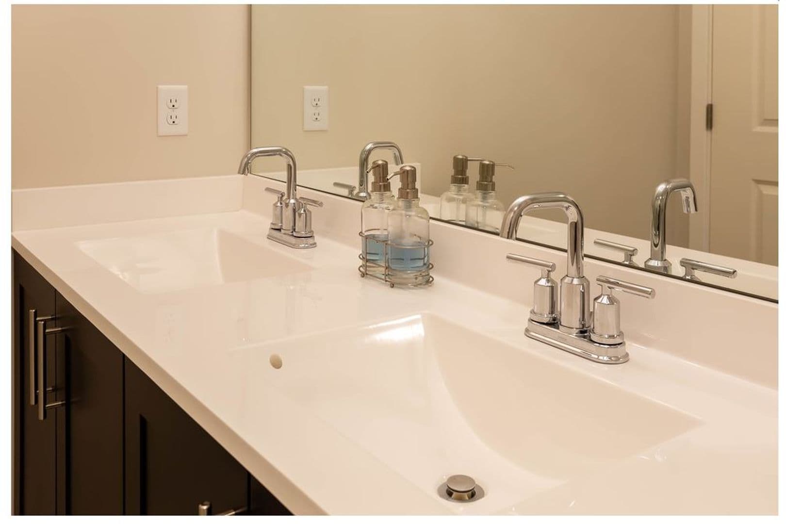 Vernon Apartment: 2 Trail Run, Clubhouse