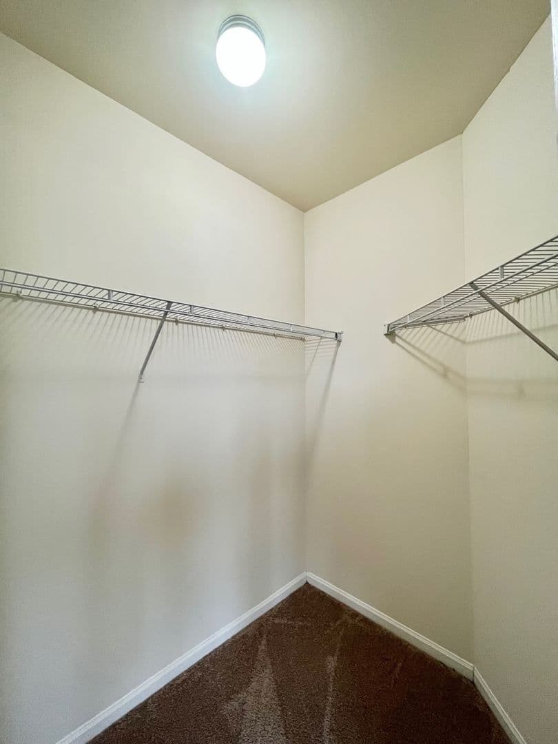 New Haven Apartment: 400 Blake St.