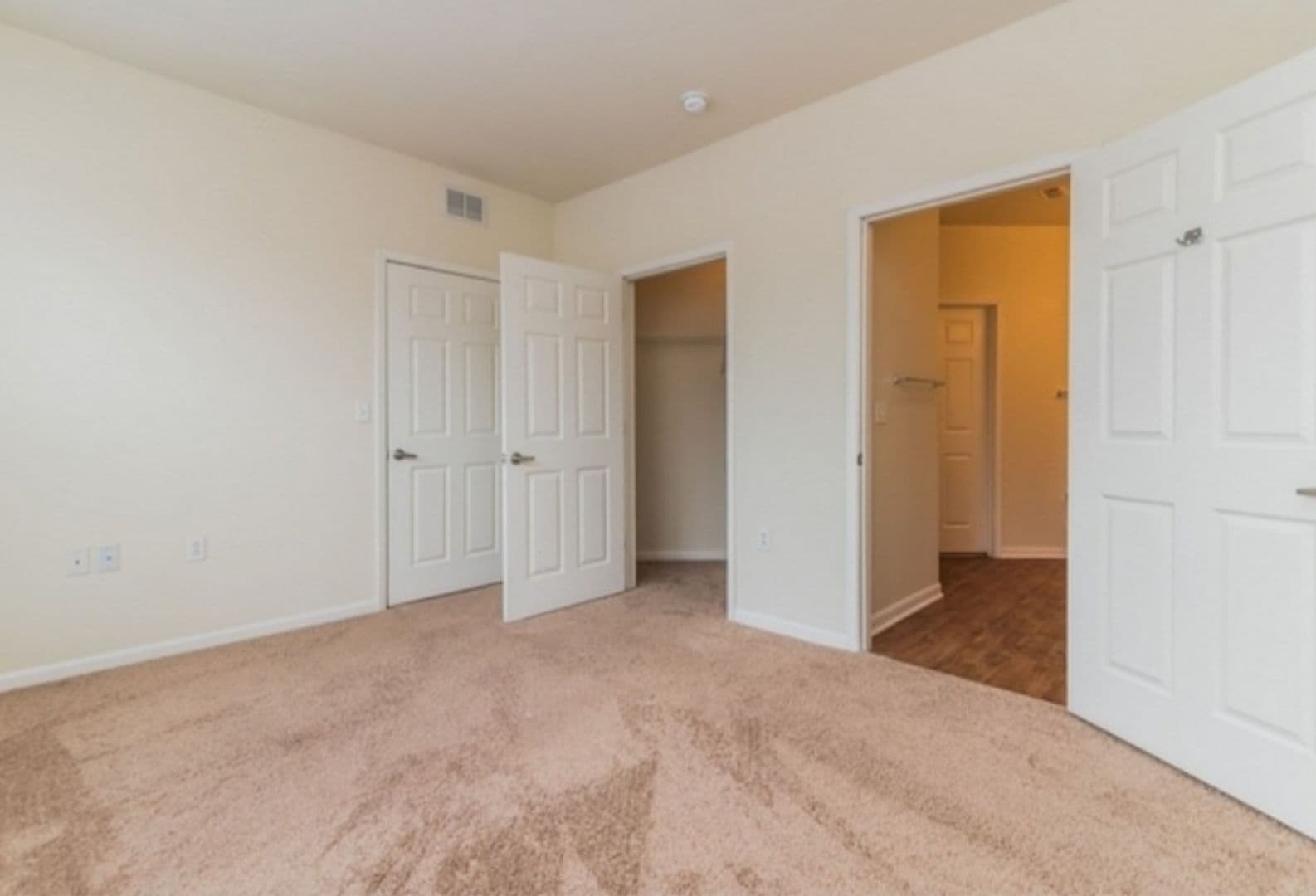 New Haven Apartment: 400 Blake St.