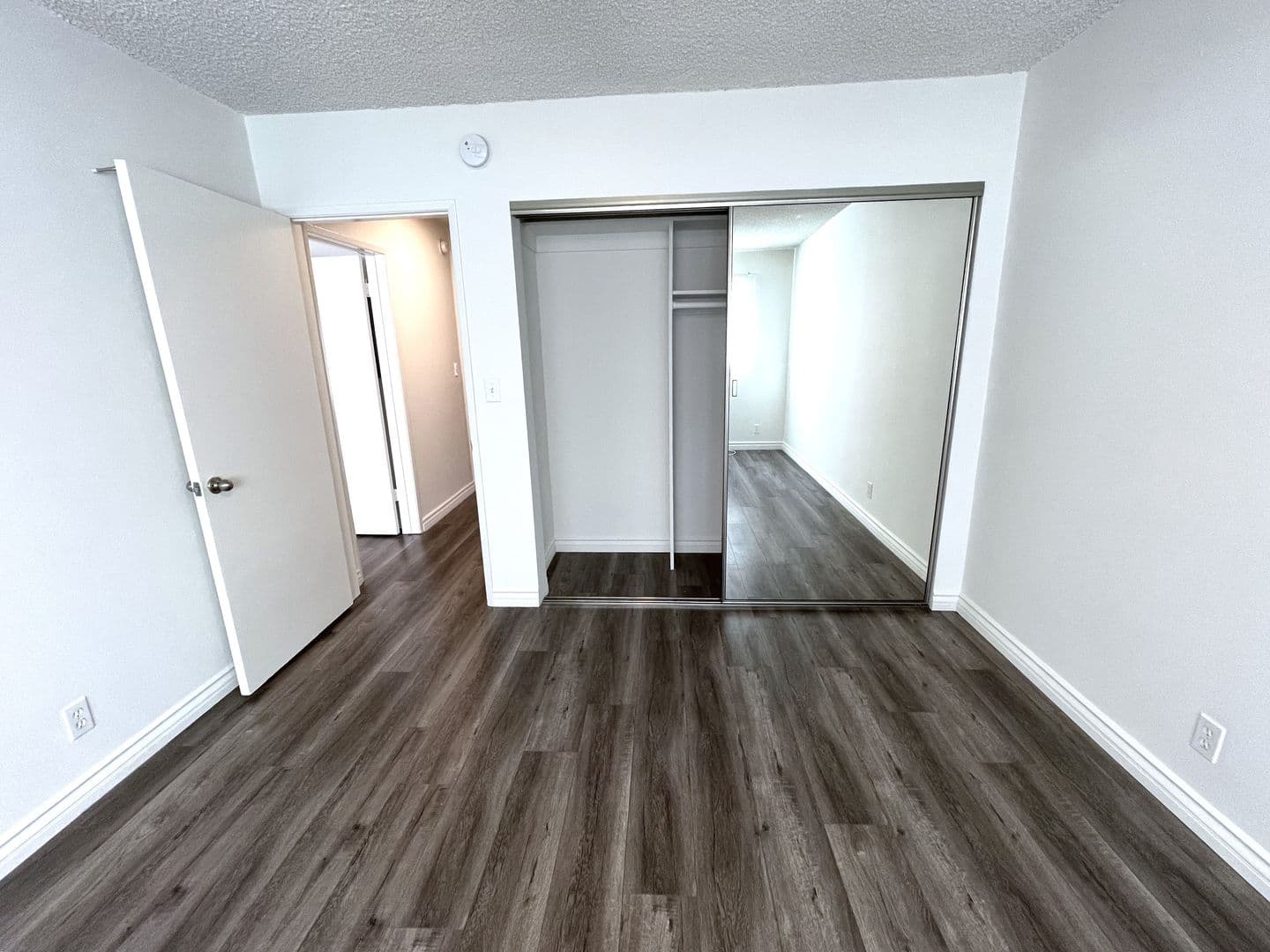 Los Angeles Apartment: 3486 Military Avenue