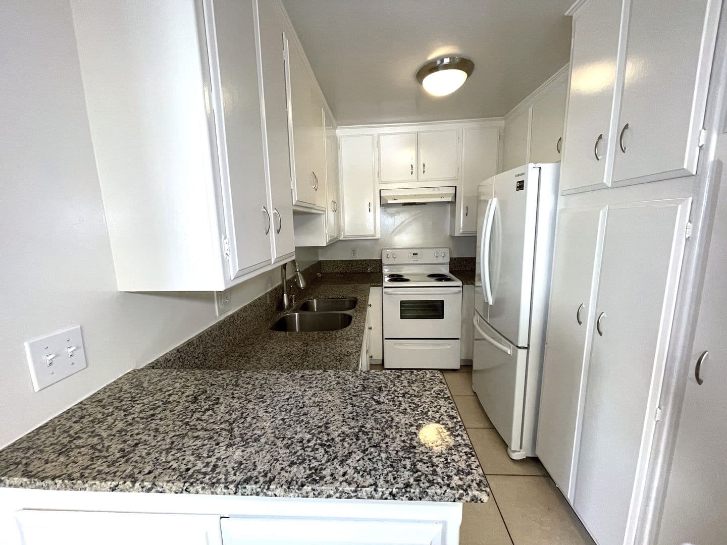 Los Angeles Apartment: 3486 Military Avenue