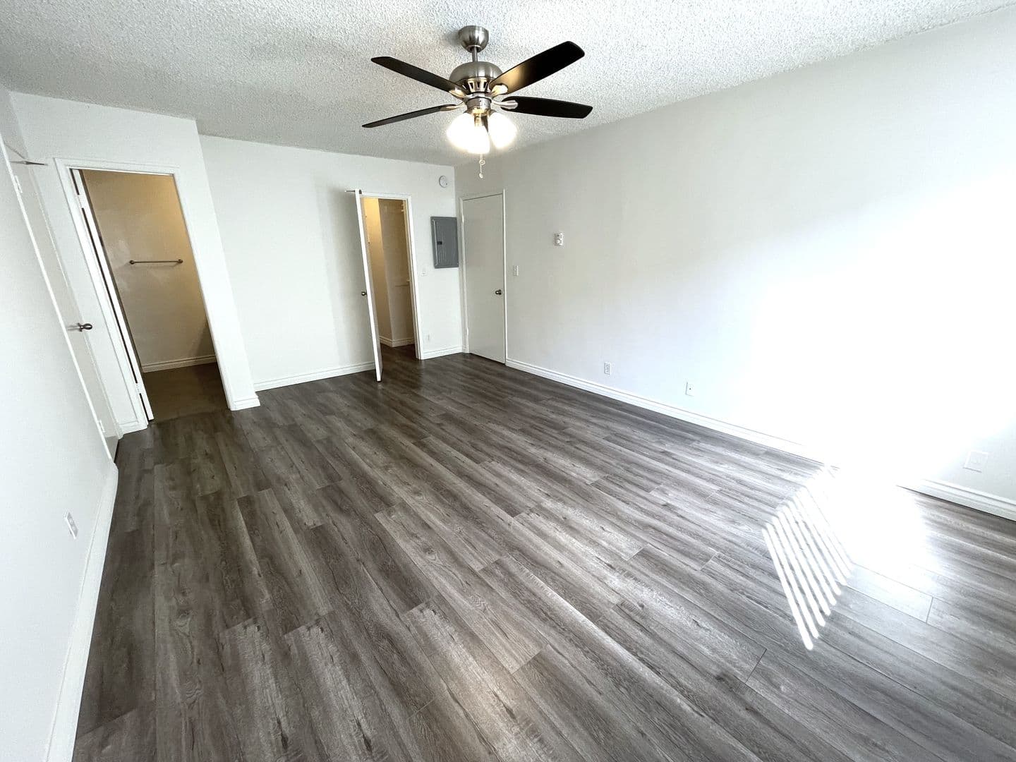 Los Angeles Apartment: 3486 Military Avenue