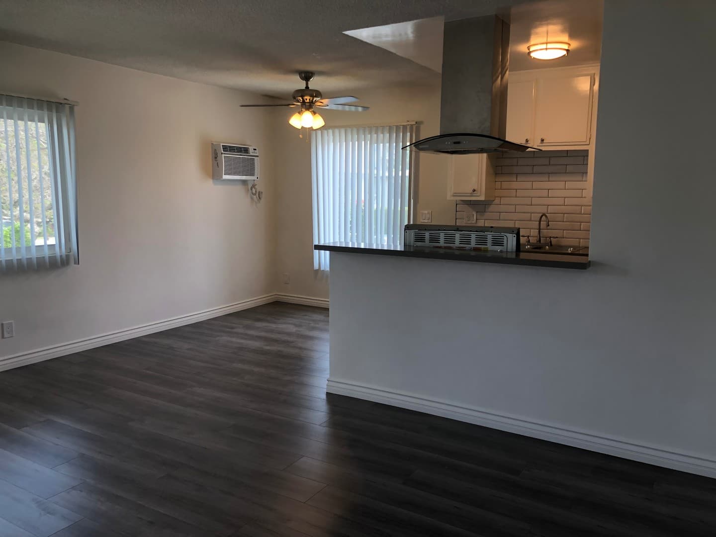 Los Angeles Apartment: 3723 Mentone Avenue