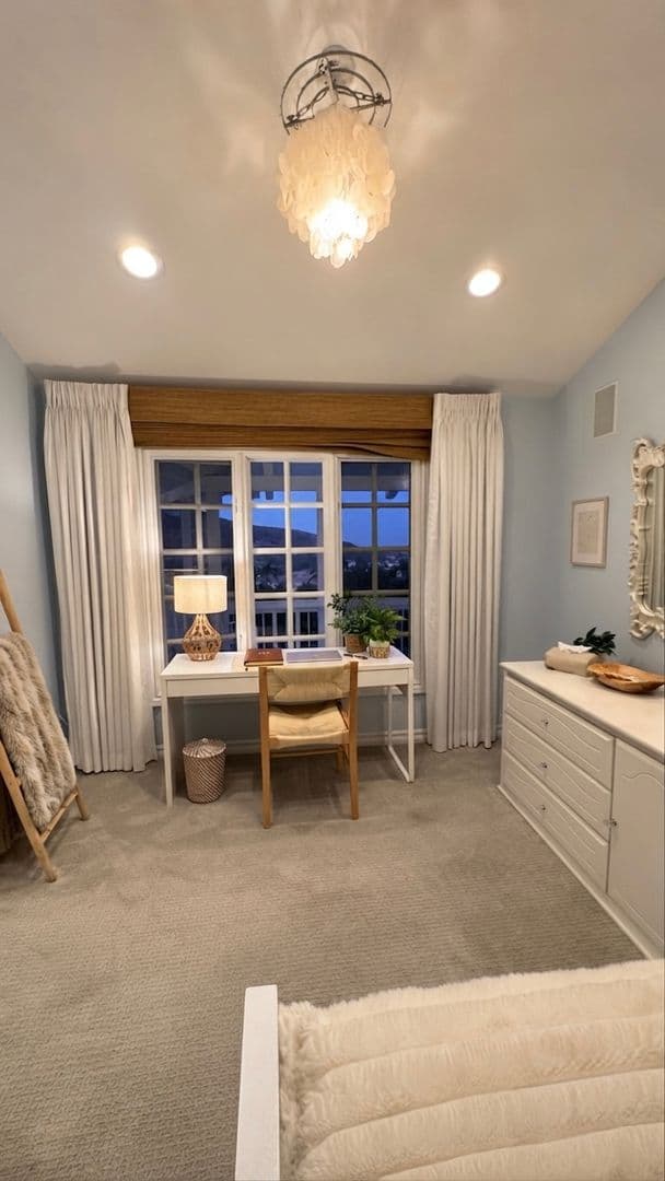 PACIFIC PALISADES House: 1423 Floresta Place