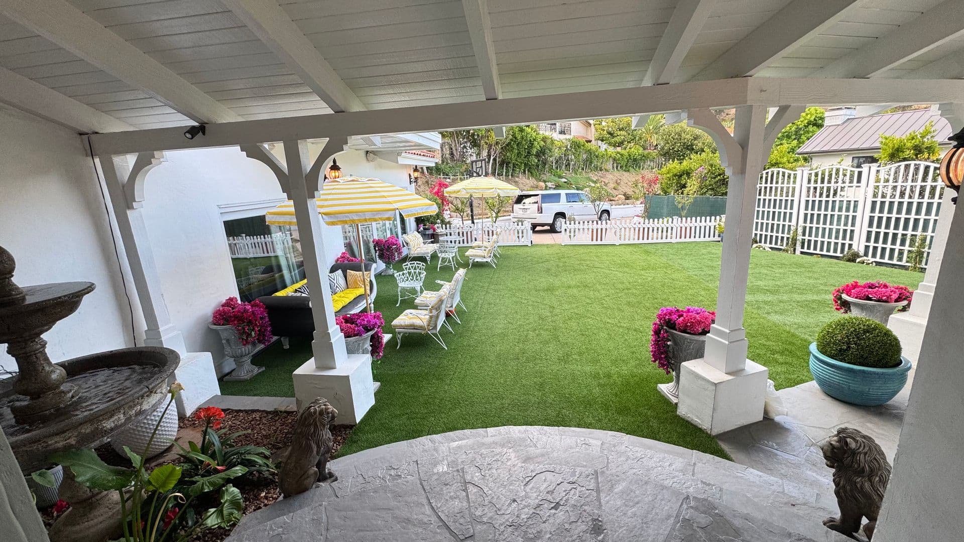 PACIFIC PALISADES House: 1423 Floresta Place