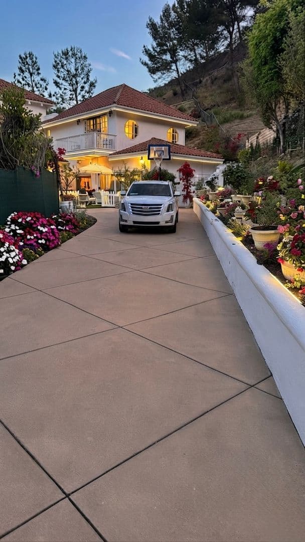 PACIFIC PALISADES House: 1423 Floresta Place