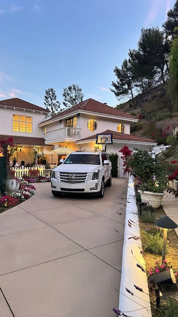 PACIFIC PALISADES House: 1423 Floresta Place