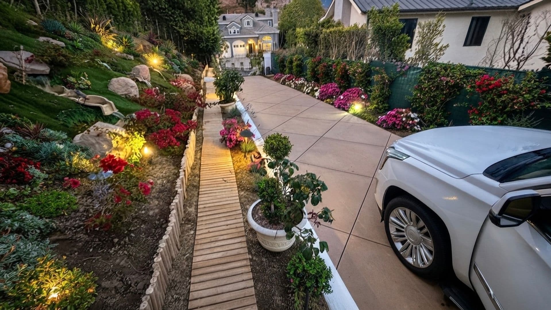 PACIFIC PALISADES House: 1423 Floresta Place