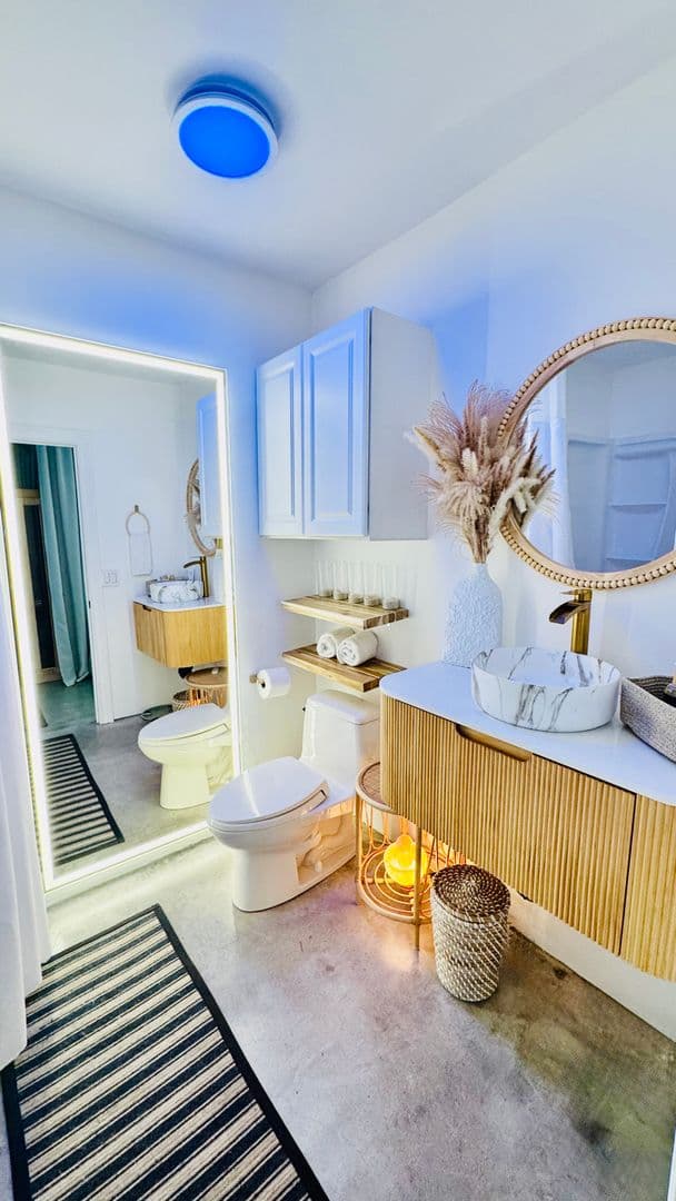 PACIFIC PALISADES House: 1423 Floresta Place
