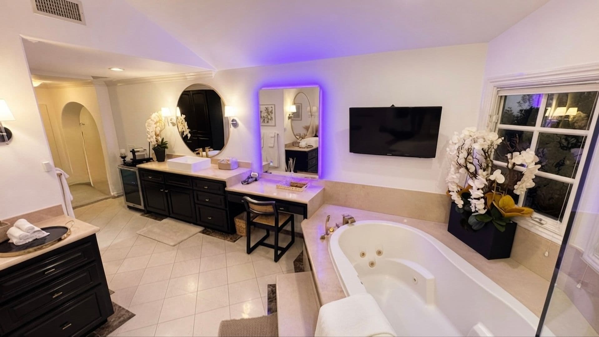 PACIFIC PALISADES House: 1423 Floresta Place