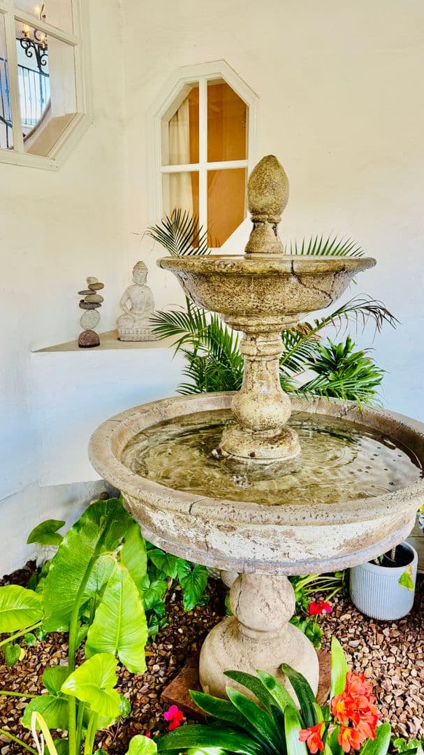 PACIFIC PALISADES House: 1423 Floresta Place