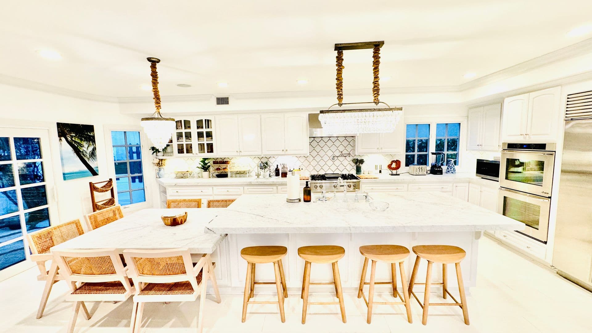 PACIFIC PALISADES House: 1423 Floresta Place
