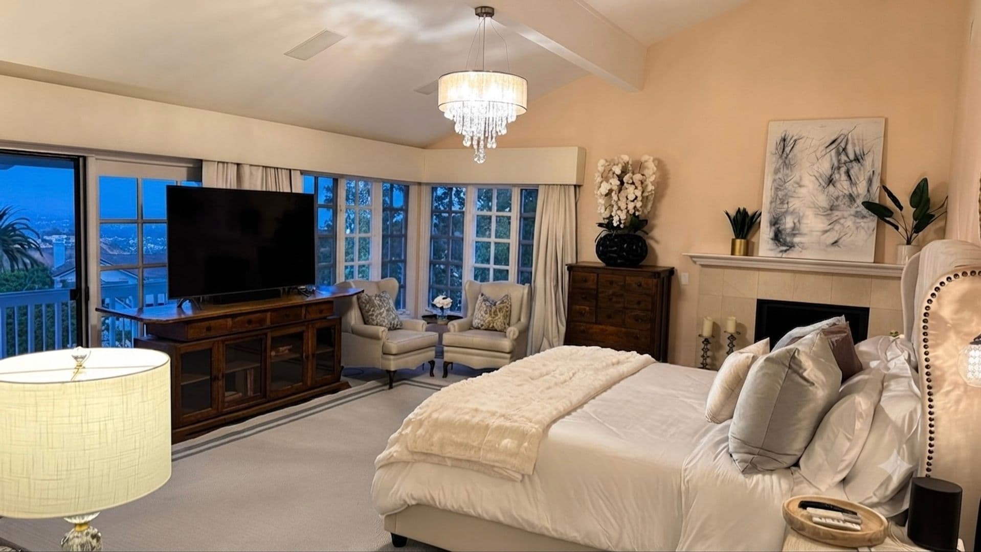 PACIFIC PALISADES House: 1423 Floresta Place