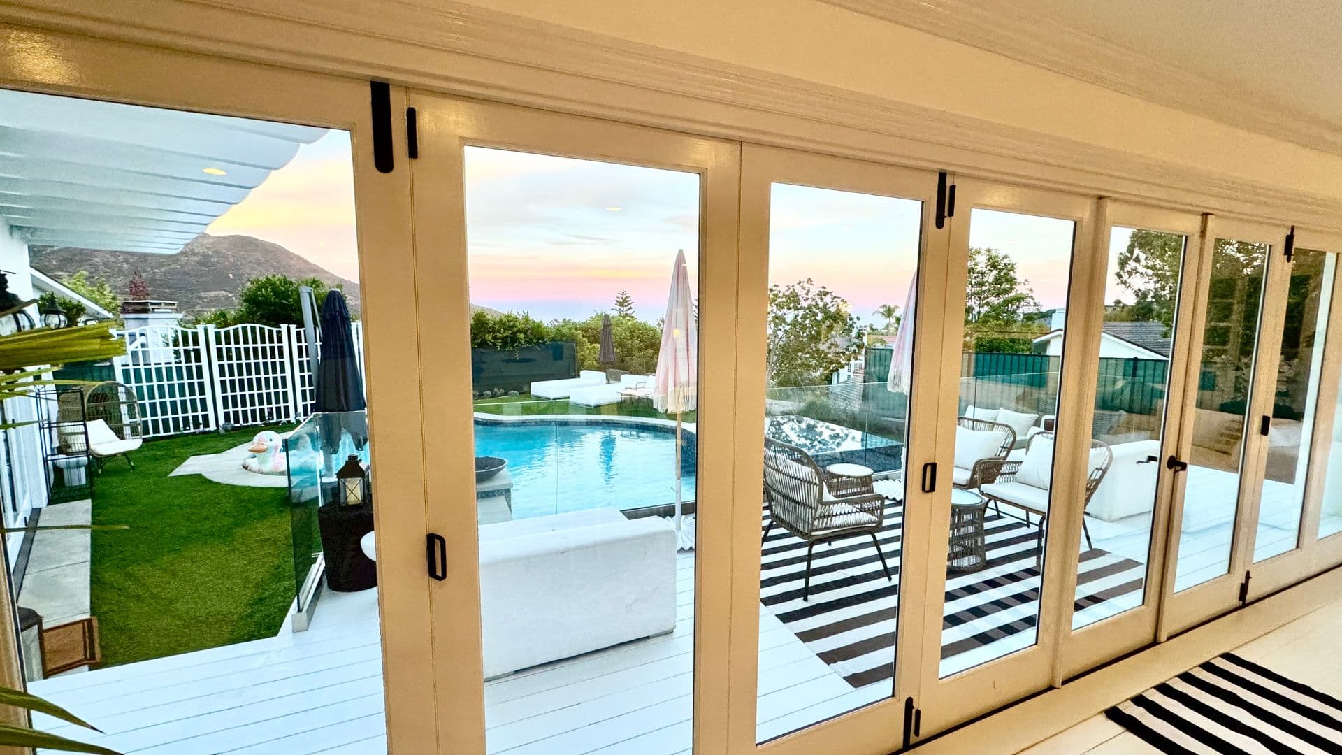 PACIFIC PALISADES House: 1423 Floresta Place