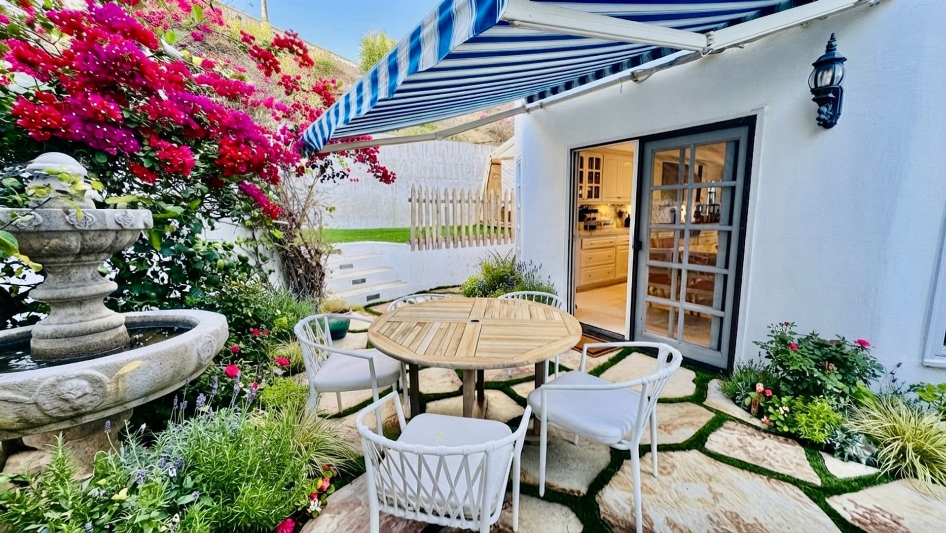 PACIFIC PALISADES House: 1423 Floresta Place