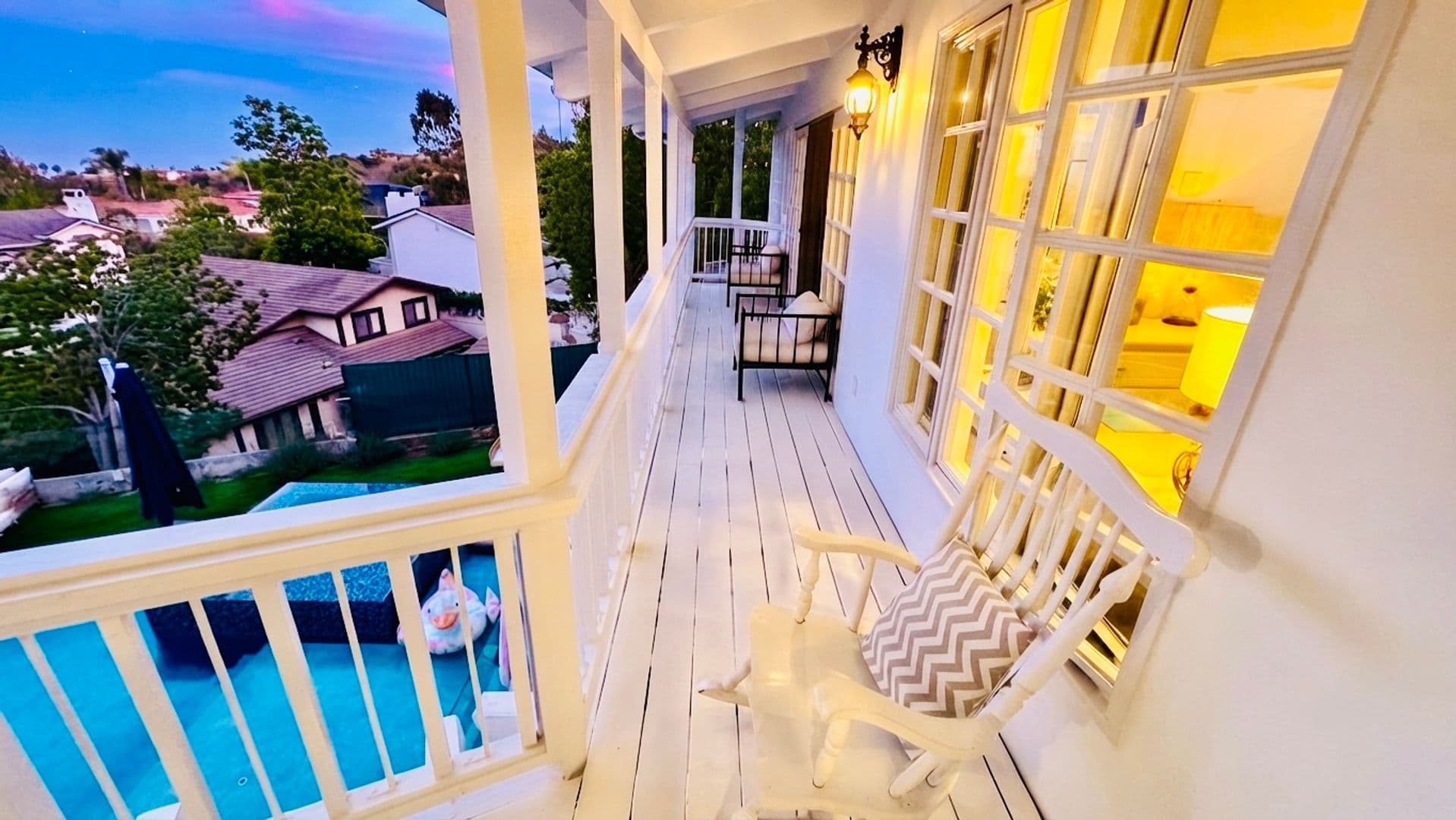 PACIFIC PALISADES House: 1423 Floresta Place