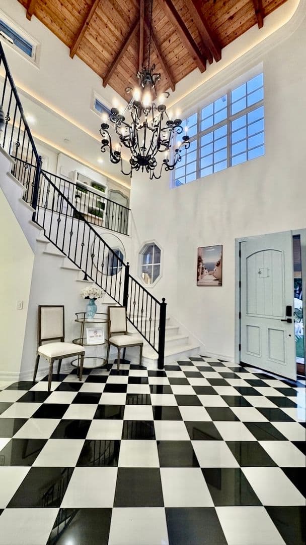 PACIFIC PALISADES House: 1423 Floresta Place