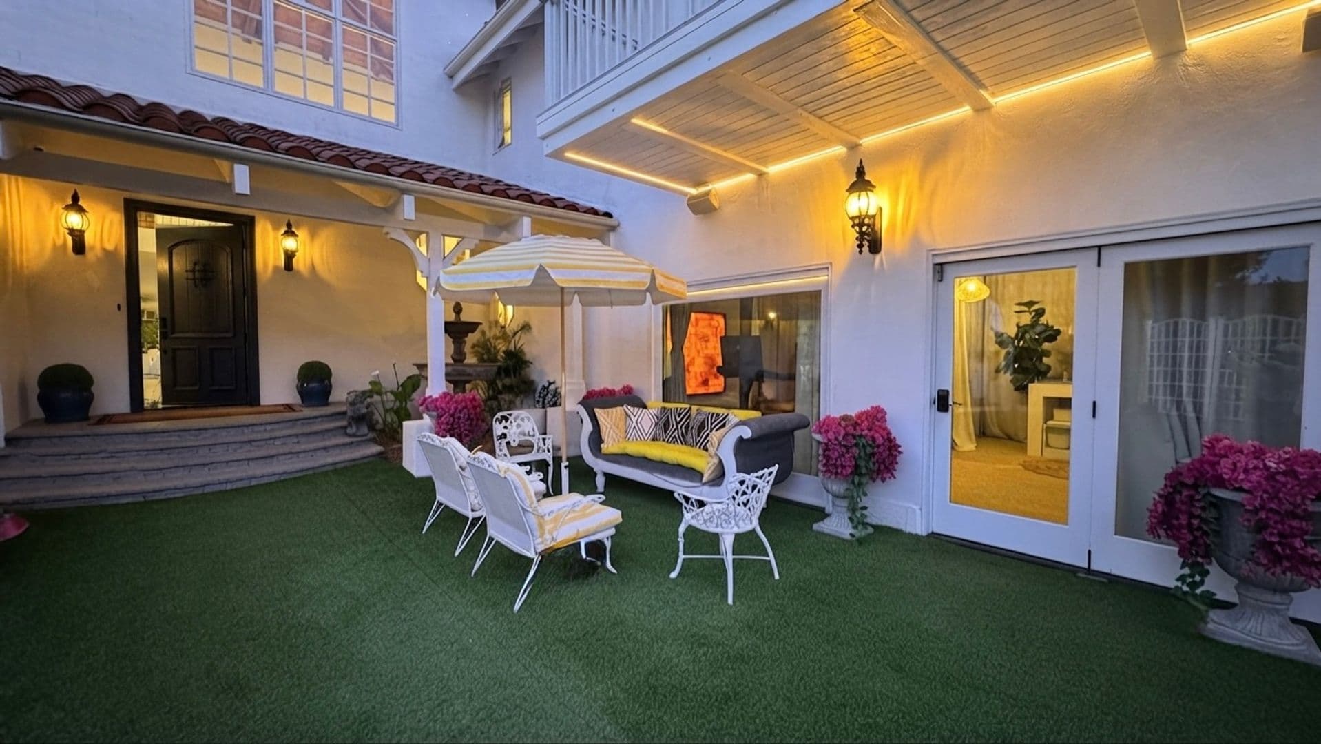 PACIFIC PALISADES House: 1423 Floresta Place