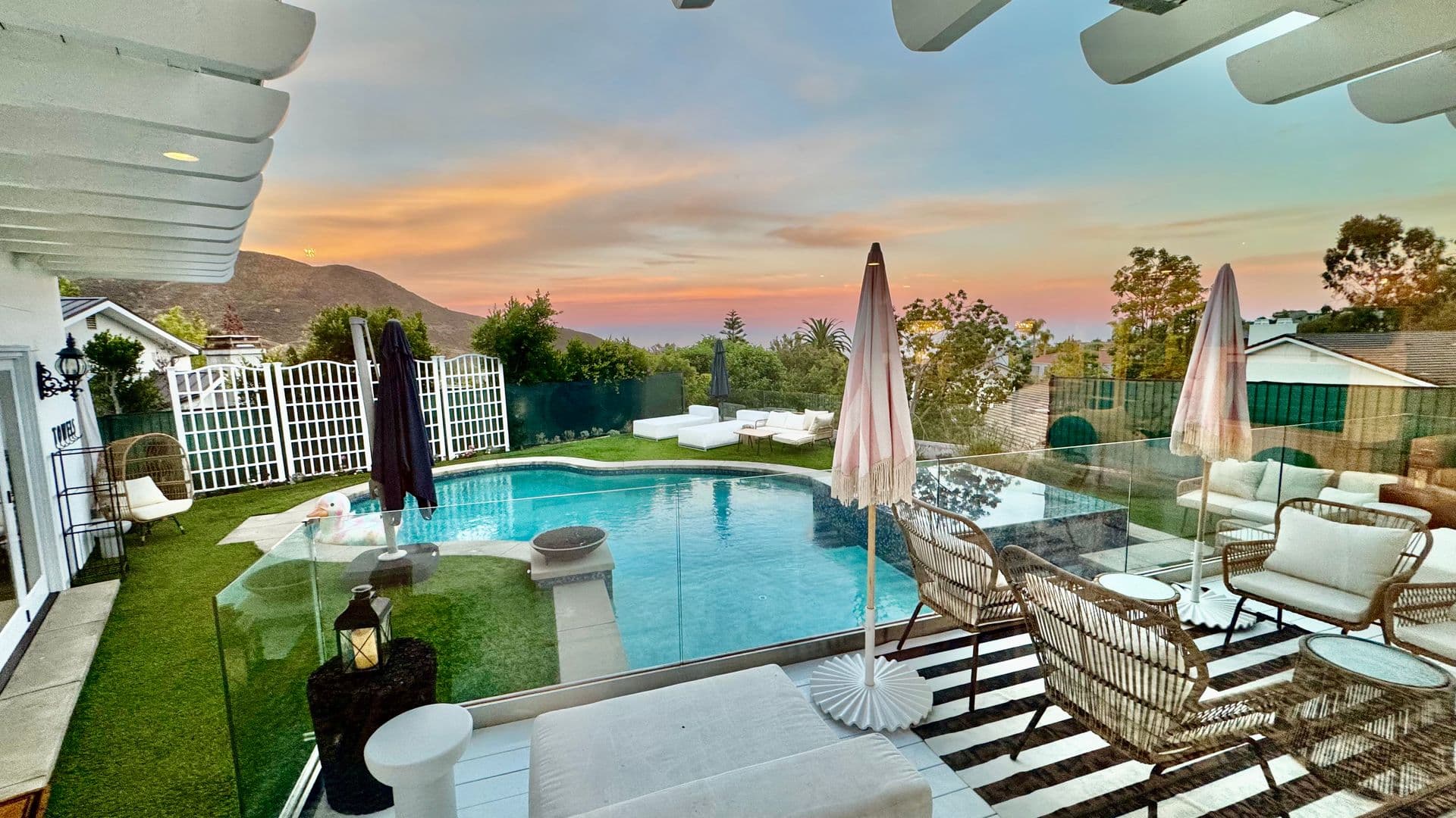 PACIFIC PALISADES House: 1423 Floresta Place