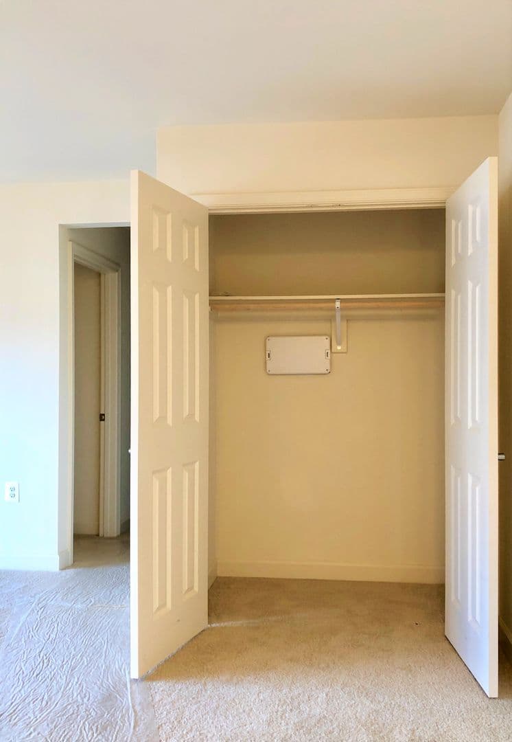 McLean Apartment: 1805 Wilson Lane
