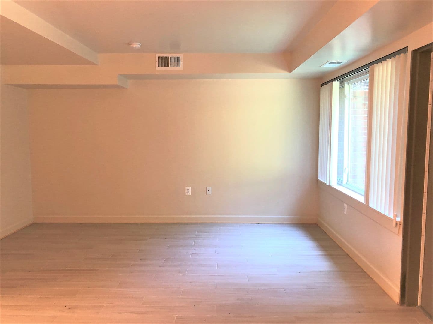 McLean Apartment: 1805 Wilson Lane
