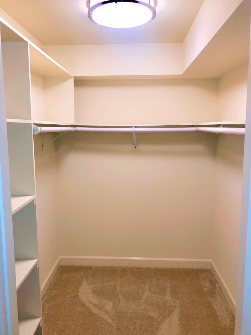McLean Apartment: 1805 Wilson Lane