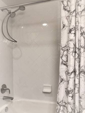 McLean Apartment: 1805 Wilson Lane