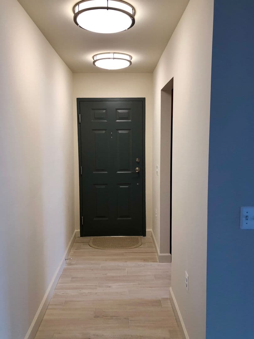 McLean Apartment: 1805 Wilson Lane