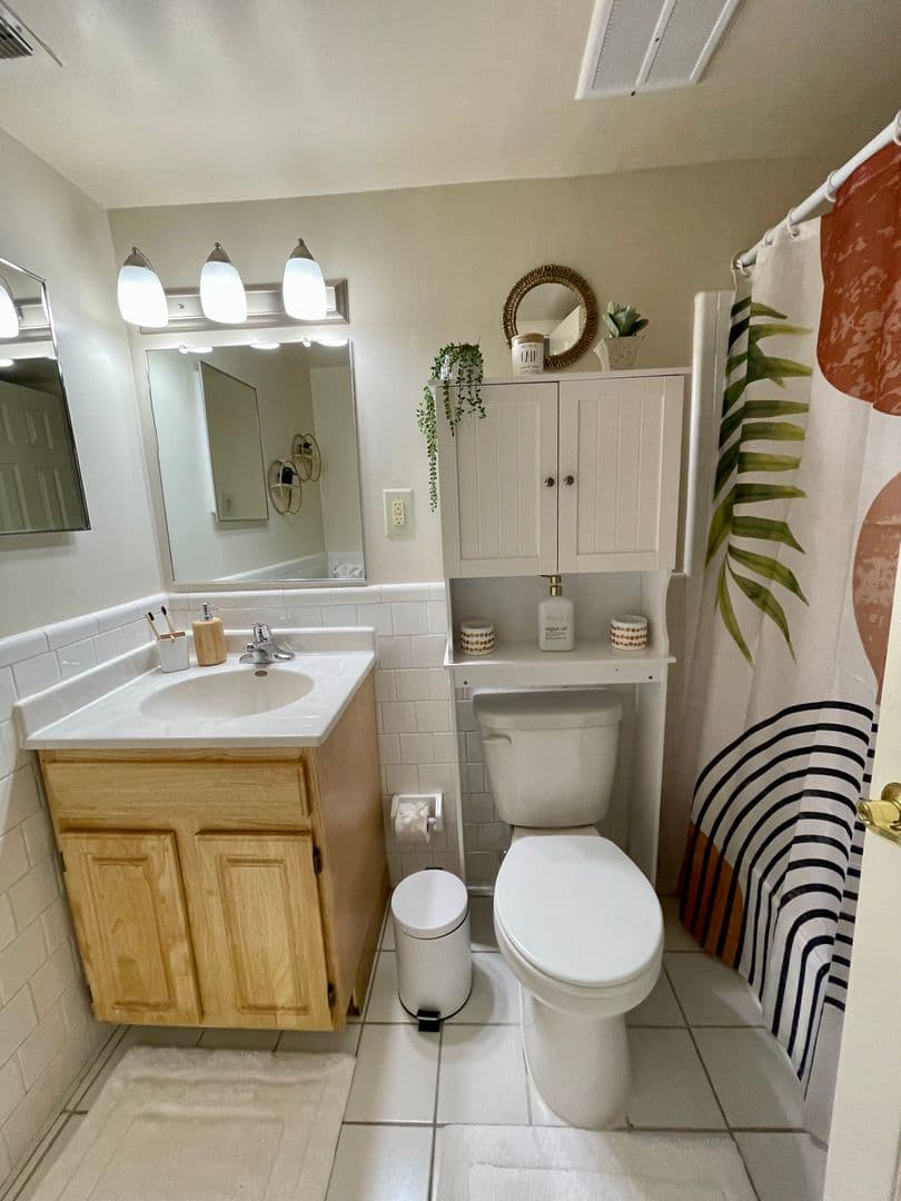 McLean Apartment: 1805 Wilson Lane