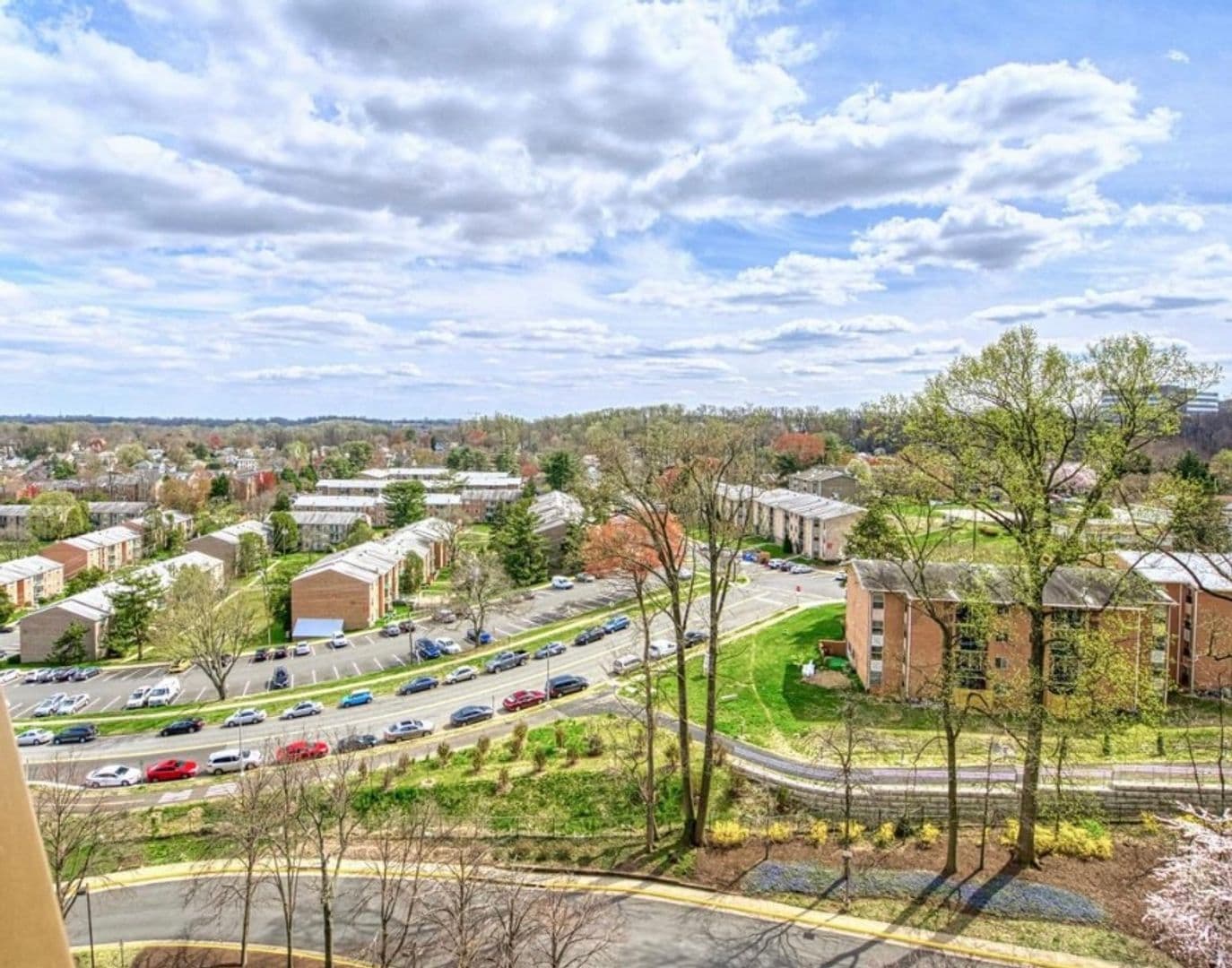 McLean Apartment: 1805 Wilson Lane