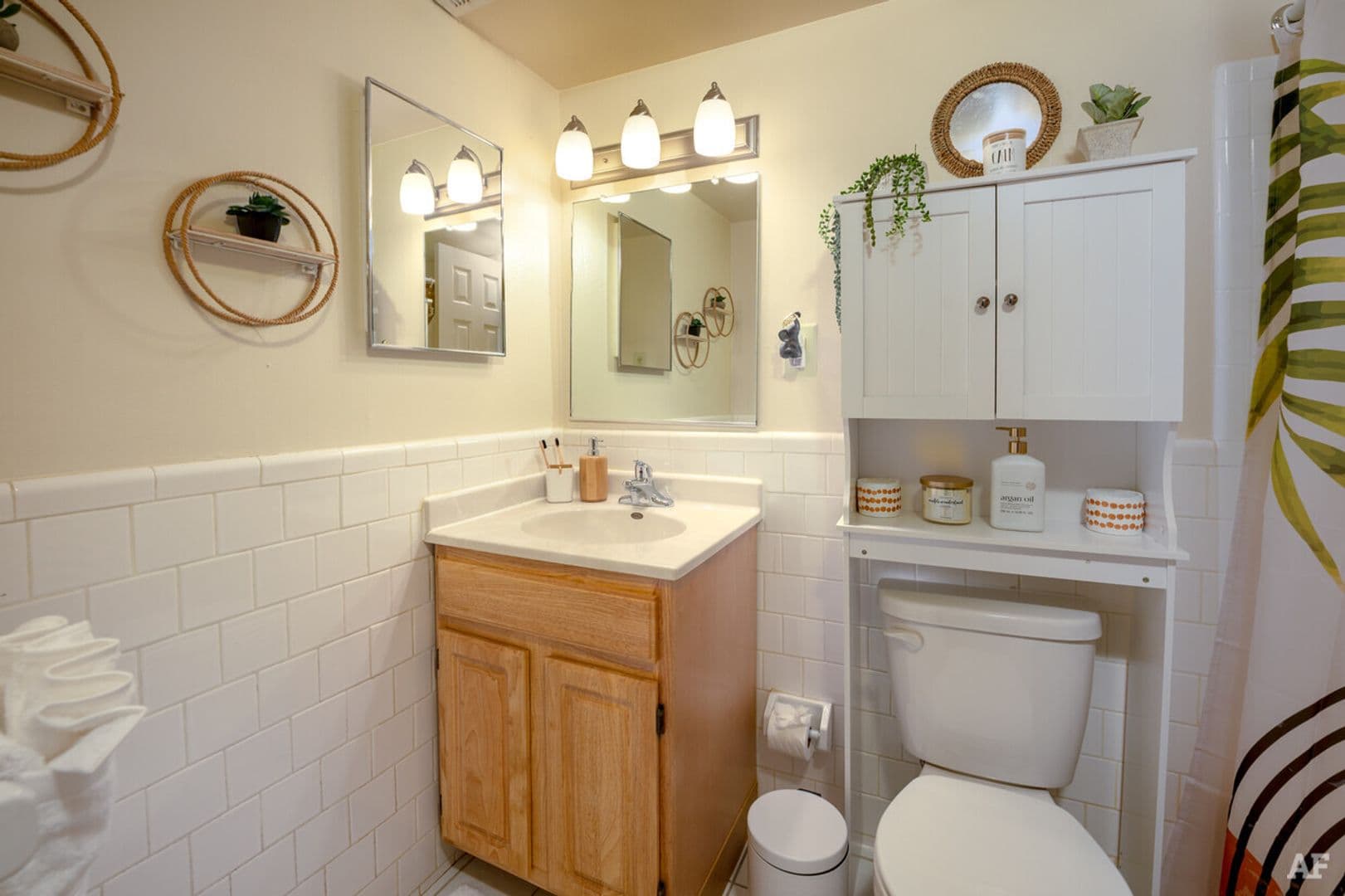 McLean Apartment: 1805 Wilson Lane