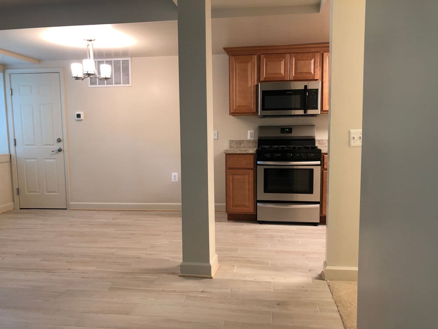 McLean Apartment: 1805 Wilson Lane