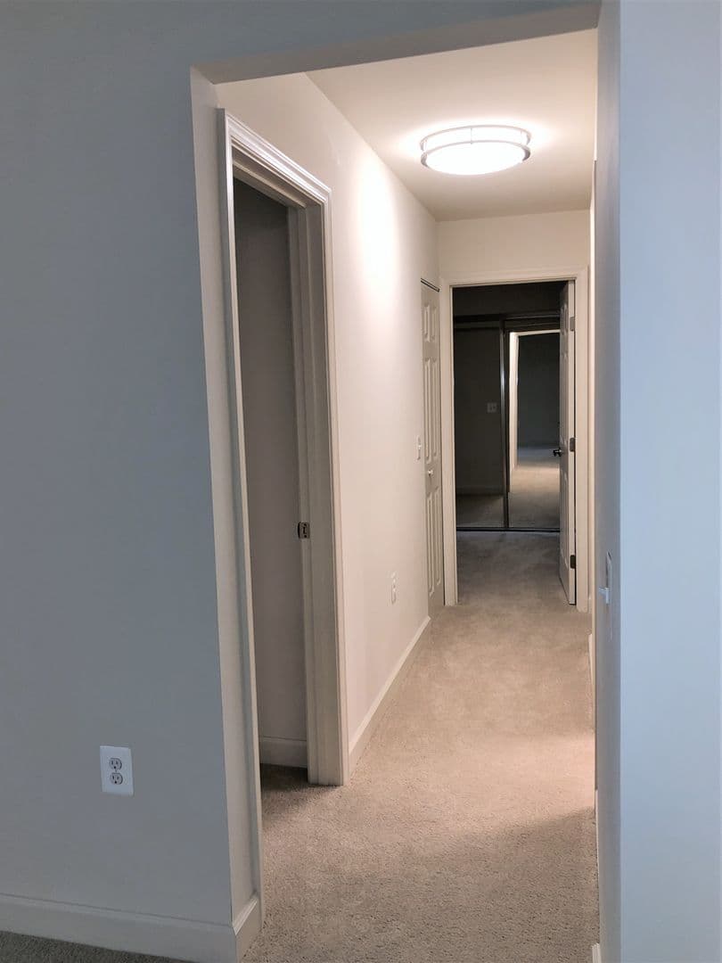 McLean Apartment: 1805 Wilson Lane
