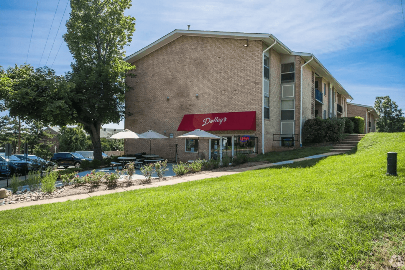 McLean Apartment: 1805 Wilson Lane