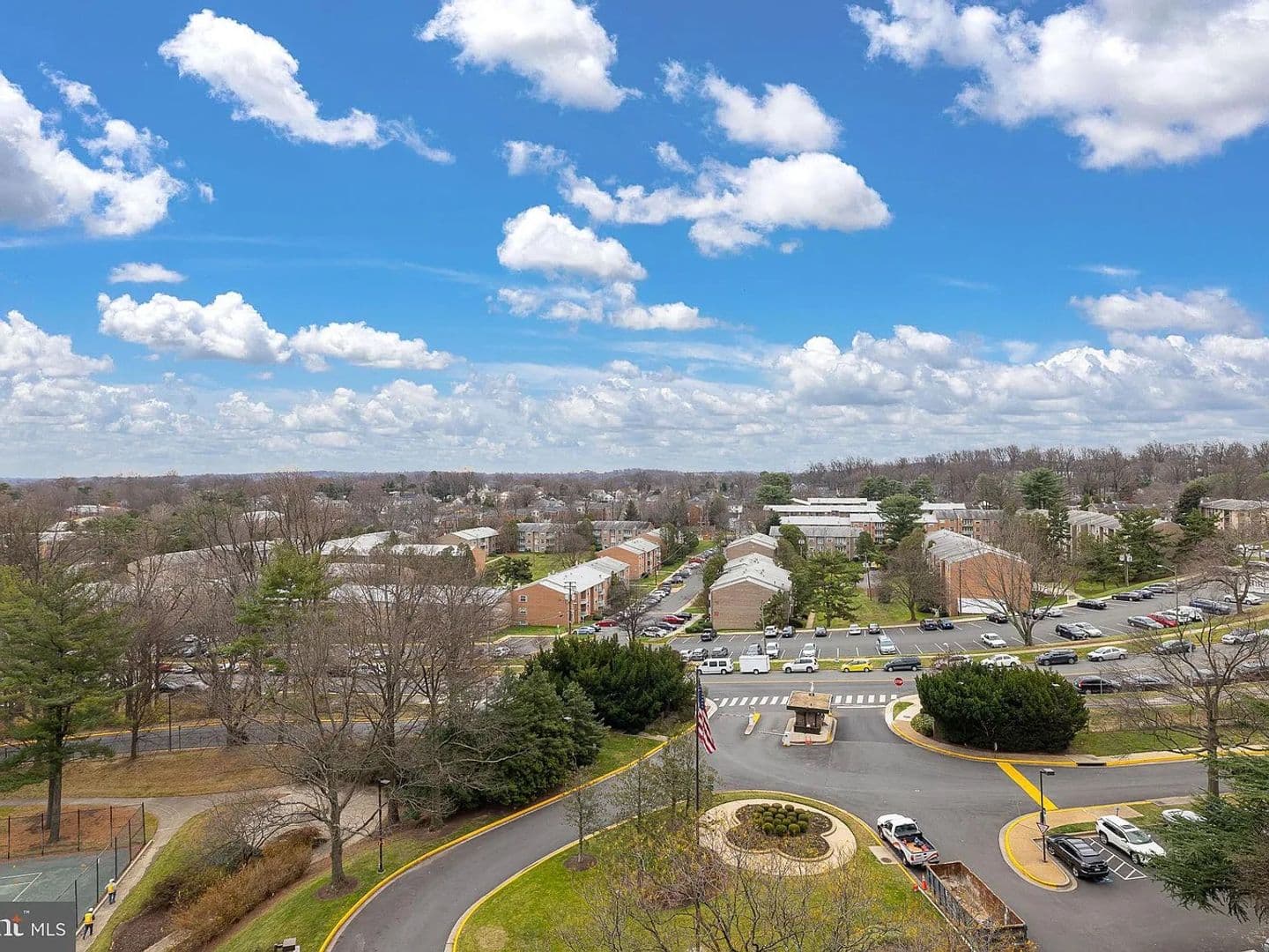 McLean Apartment: 1805 Wilson Lane