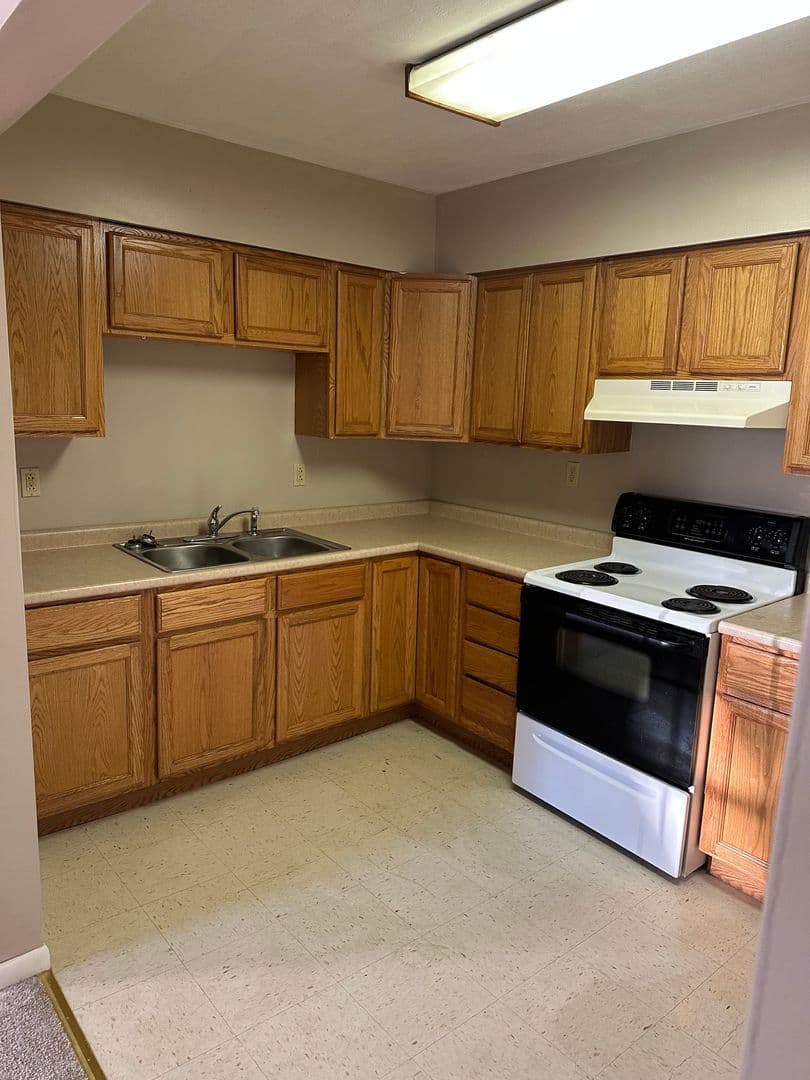 New Brighton Apartment: 1463 Penn Ave