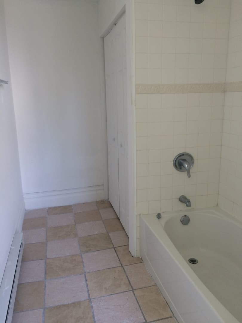 Pittsburgh House: 72 Greenbush Street