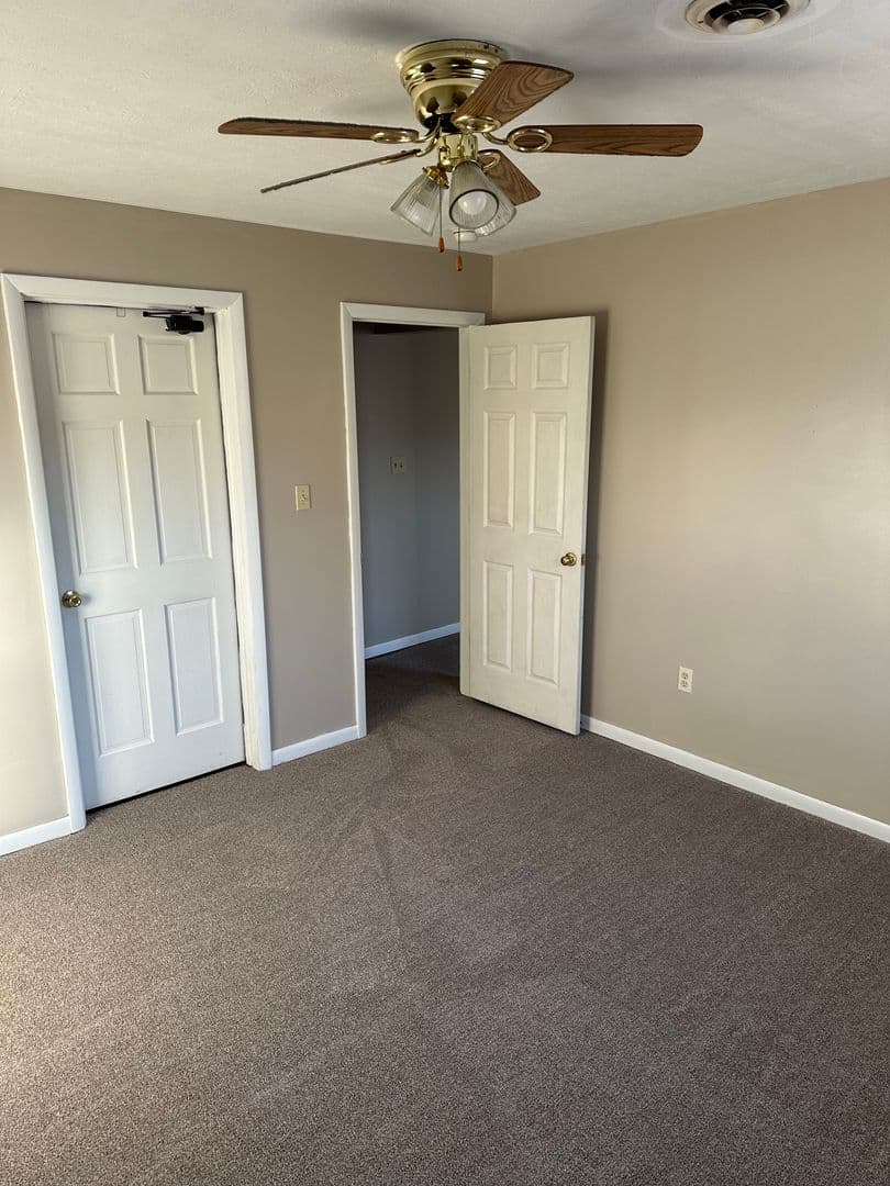 New Brighton Apartment: 1463 Penn Ave