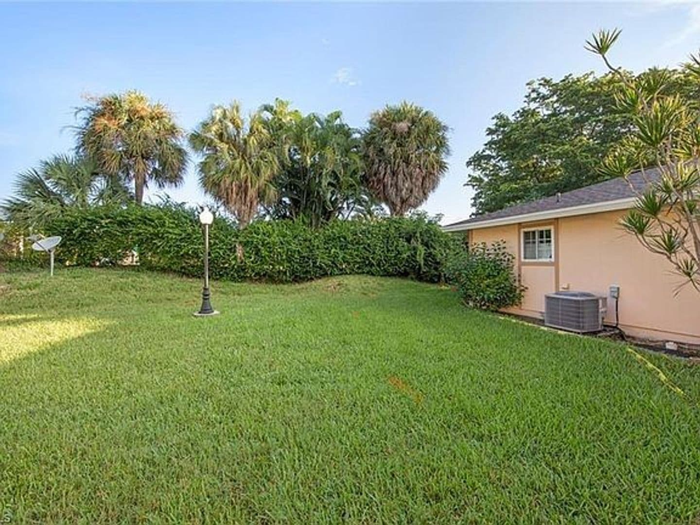 Fort Myers Townhome: 3363 Alouette Cir Bldg 104 APT 3