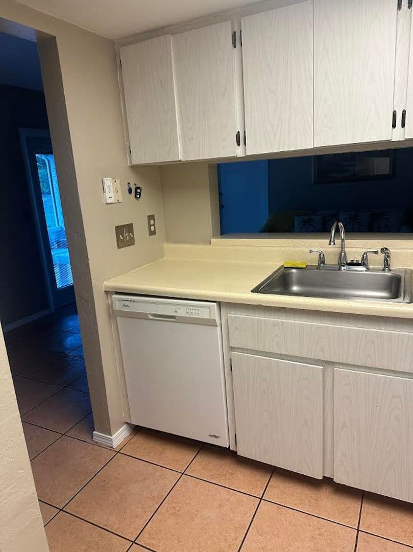 Fort Myers Townhome: 3363 Alouette Cir Bldg 104 APT 3