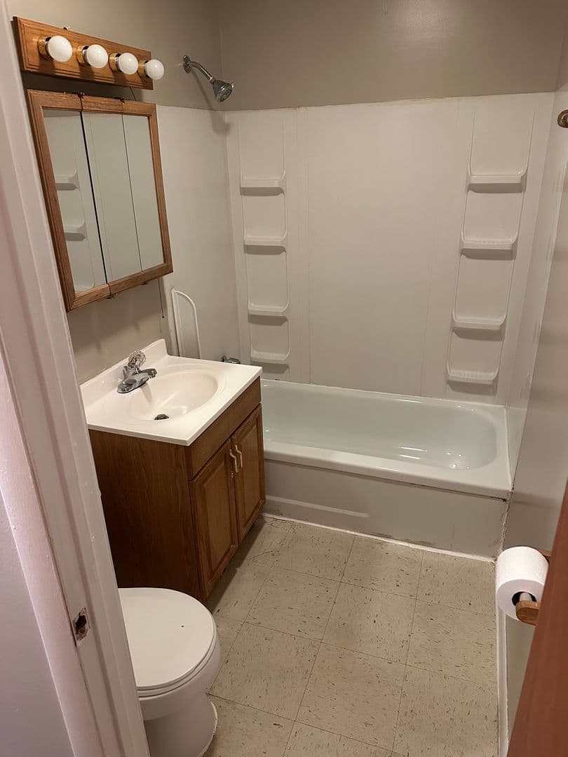 New Brighton Apartment: 1463 Penn Ave