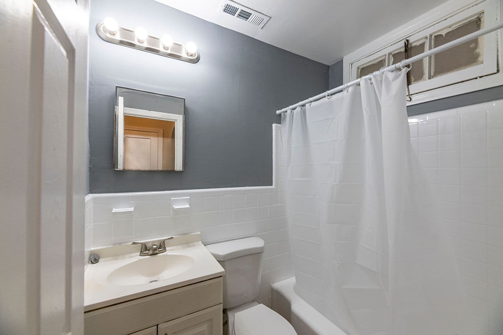 Washington Apartment: 351 Parkland Pl SE