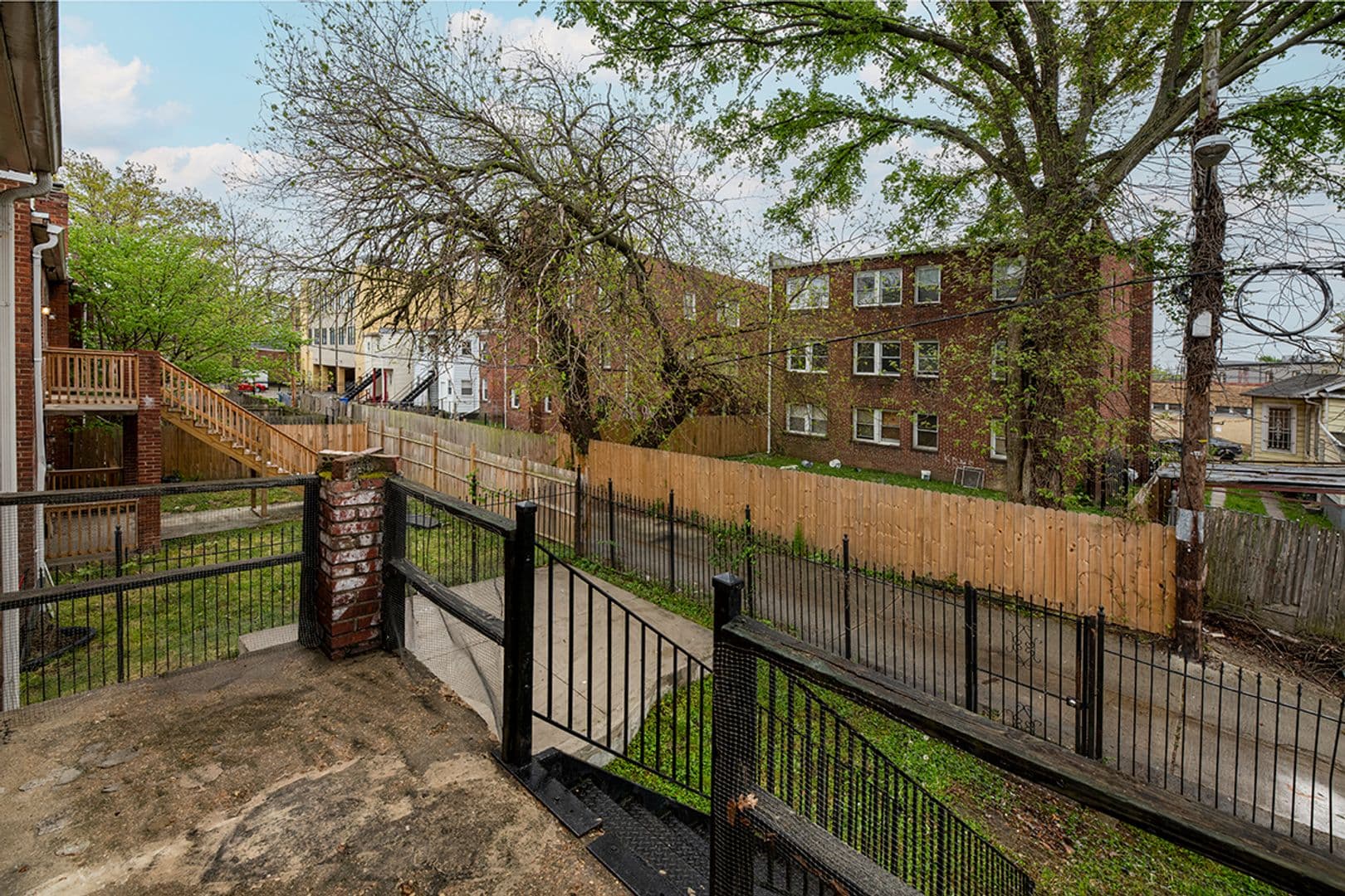 Washington Apartment: 351 Parkland Pl SE