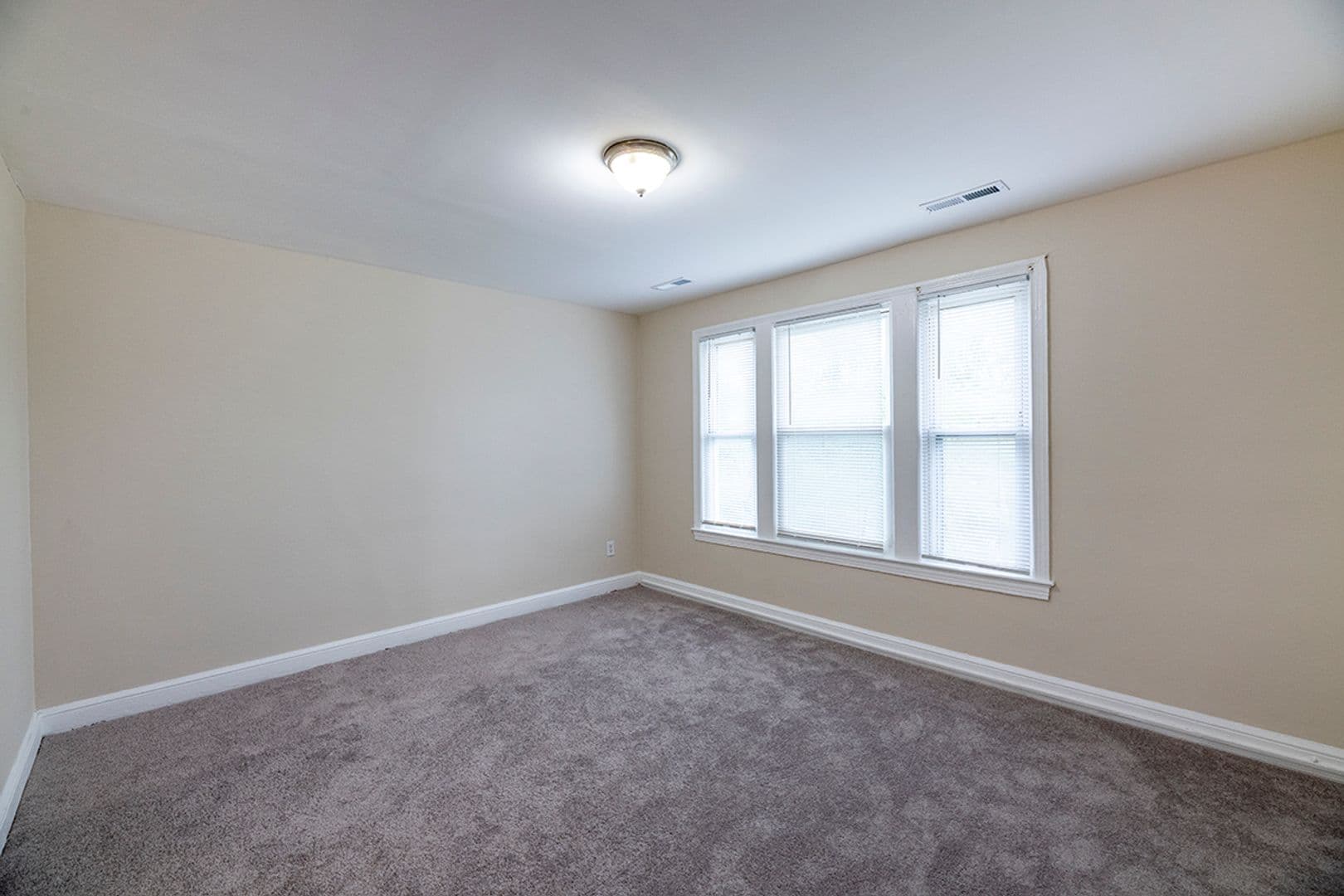 Washington Apartment: 351 Parkland Pl SE