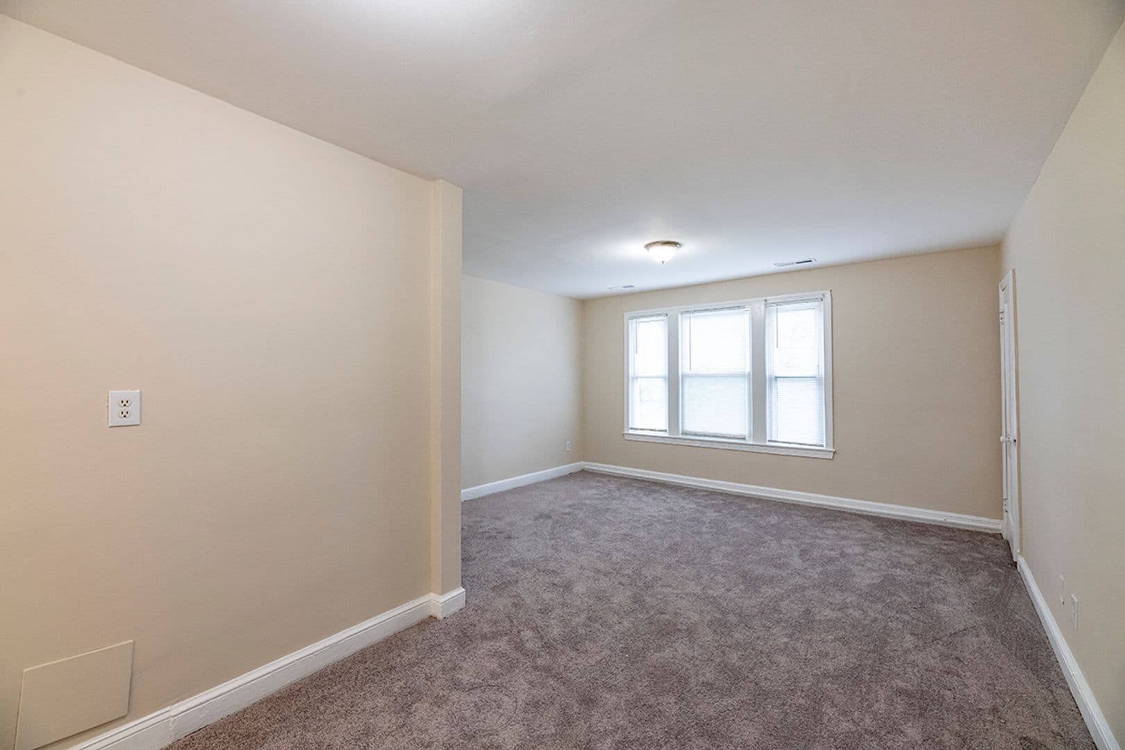 Washington Apartment: 351 Parkland Pl SE