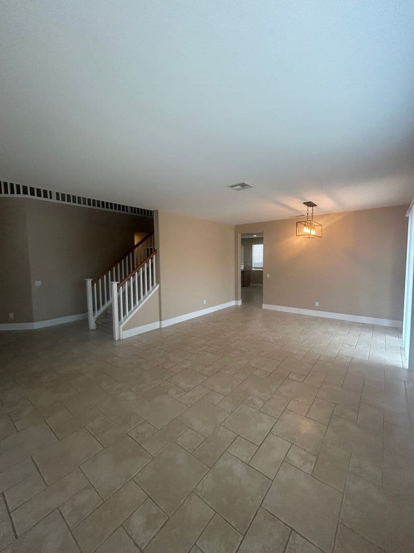 Temecula House: 45169 Tioga St