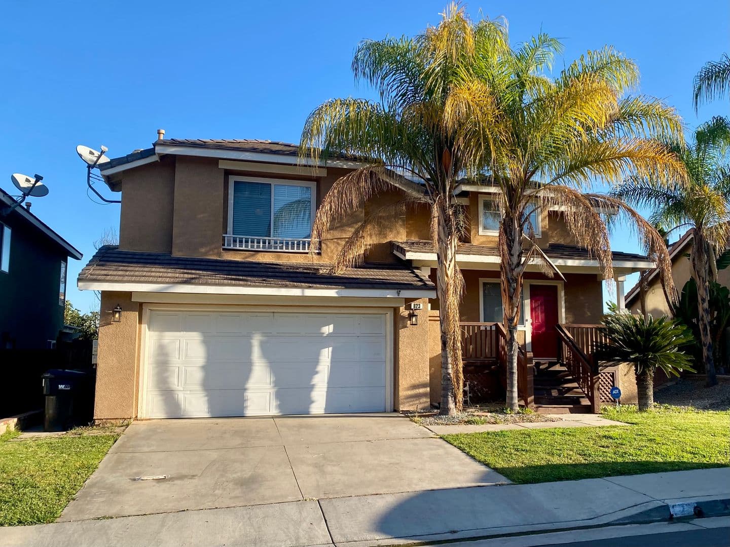 Corona House: 823 Viewpointe Ln